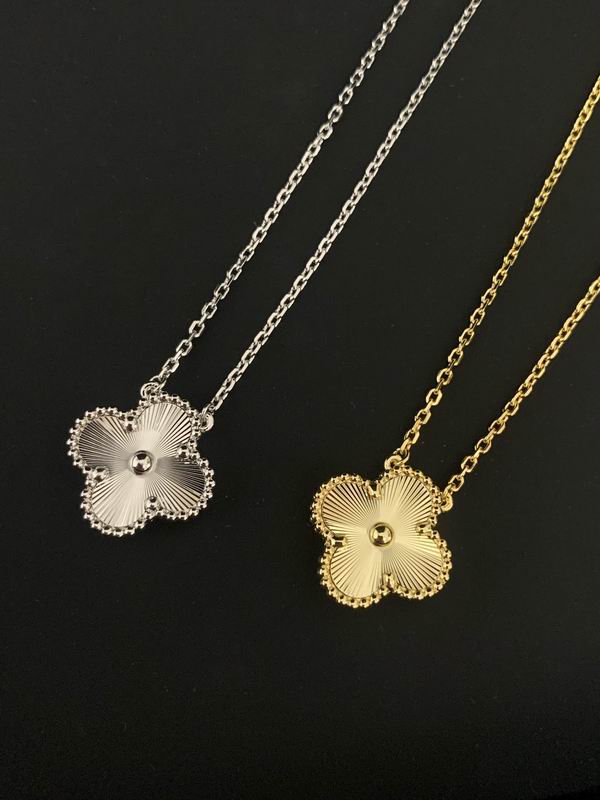 Van Cleef & Arpels necklace 11yxq13